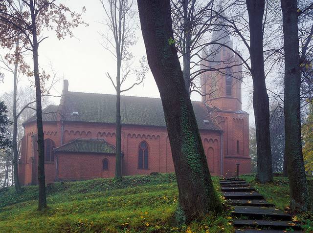 Kościół – Parafia Świętej Marii Magdaleny, Frączki