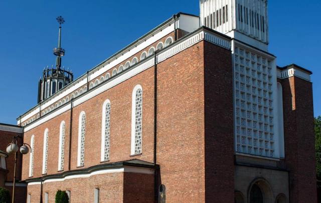 Kościół – Parafia Najświętszej Maryi Panny Królowej Polski, Tarnów