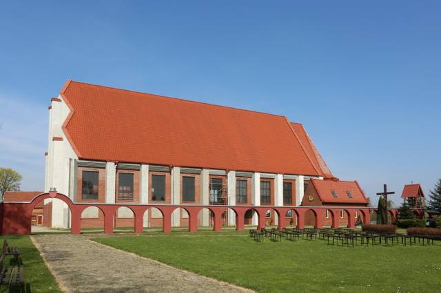 Kościół – Parafia św. Jadwigi Królowej, Choszczno