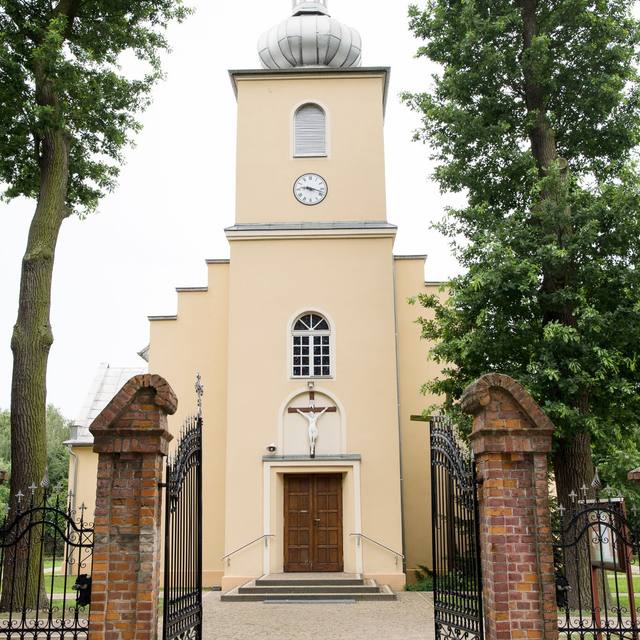 Kościół – Parafia Narodzenia Najświętszej Maryi Panny, Grzymiszew