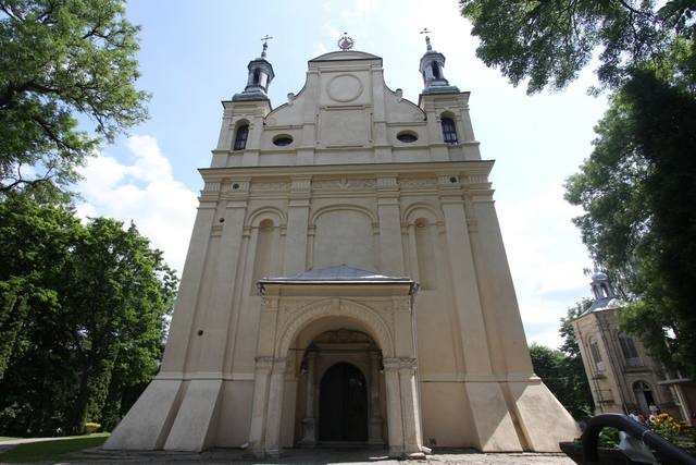 Kościół – Parafia Wniebowzięcia Najświętszej Maryi Panny, Uchanie