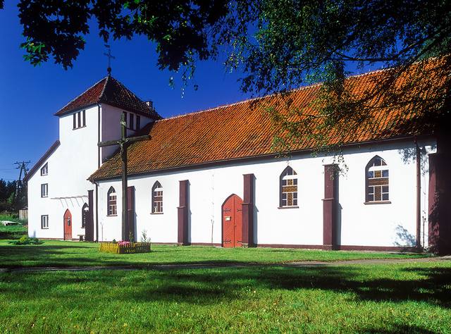 Kościół – Parafia Świętego Jana Vianneya i Narodzenia NMP, Wipsowo