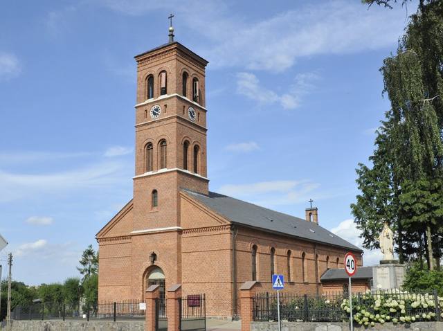 Kościół – Parafia Świętych Apostołów Piotra i Pawła, Chmielno