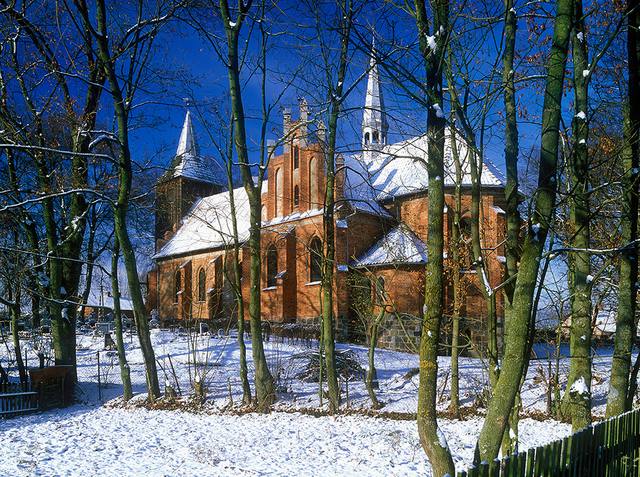 Kościół – Parafia Narodzenia Najświętszej Maryi Panny, Skolity