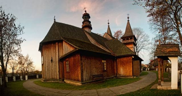 Kościół – Parafia Narodzenia Najświętszej Maryi Panny, Krzęcin