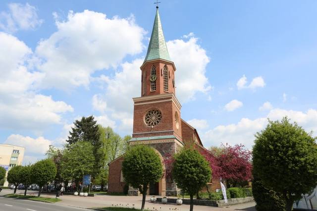 Kościół – Parafia Najświętszego Serca Pana Jezusa, Łobez