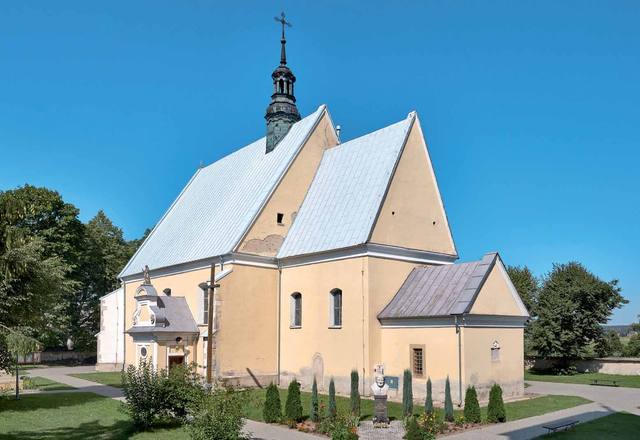 Kościół – Parafia Wniebowzięcia Najświętszej Maryi Panny, Ćmielów