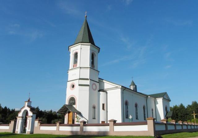 Kościół – Parafia Świętej Rodziny, Karolin