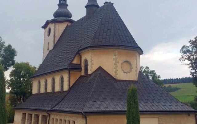 Kościół – Parafia Matki Bożej Szkaplerznej, Korzenna