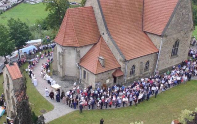 Kościół – Parafia Matki Bożej Wniebowziętej, Wojakowa