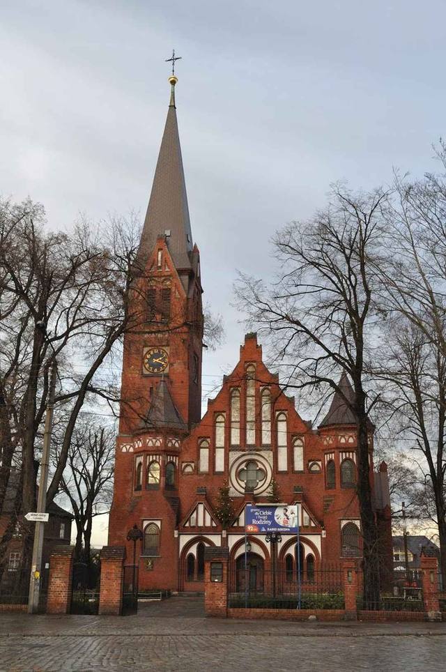 Kościół – Parafia Najświętszej Maryi Panny Królowej Polski, Wrocław-Klecina