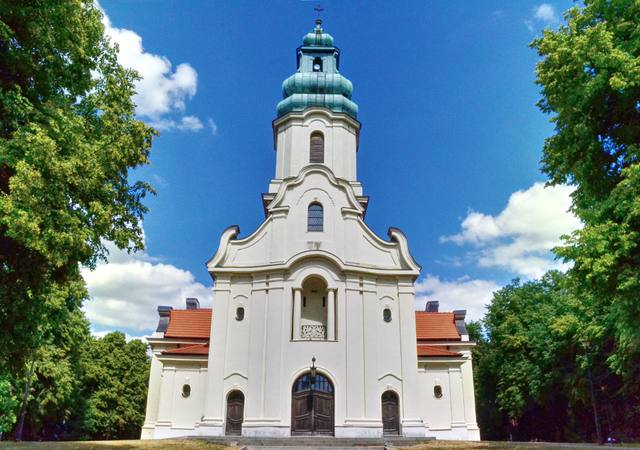 Kościół – Parafia NMP Wniebowziętej, Dąbrówka Kościelna