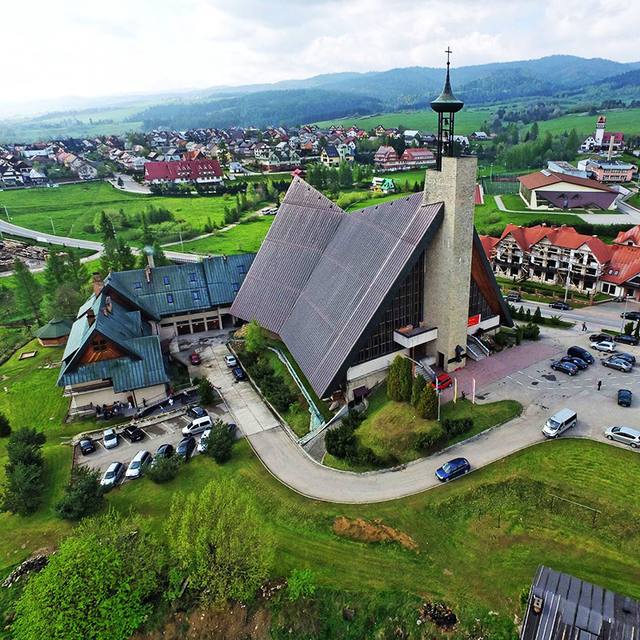 Kościół – Parafia Św. Mikołaja, Maniowy