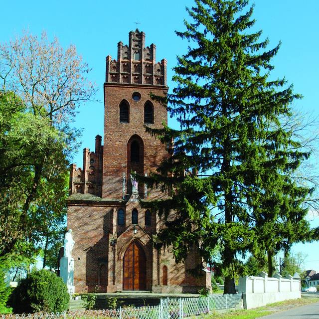 Kościół – Parafia Narodzenia Najświętszej Maryi Panny, Zgłowiączka