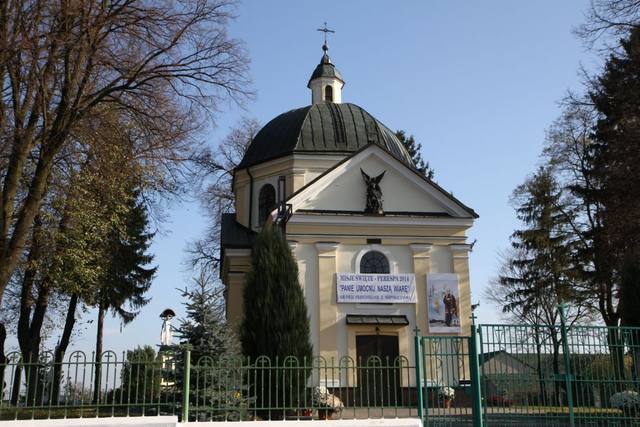 Kościół – Parafia Świętego Michała Archanioła, Perespa