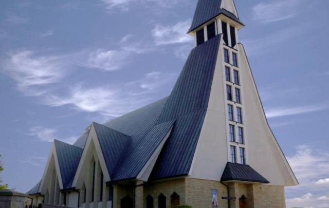 Kościół – Parafia Wniebowzięcia Najświętszej Maryi Panny, Wielogłowy