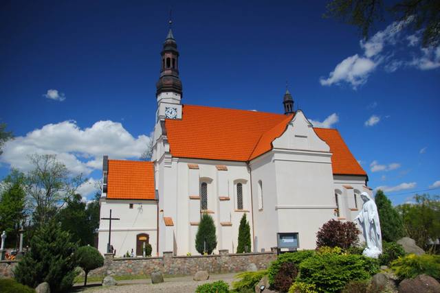 Kościół – Parafia Świętej Trójcy, Wierzchucin Królewski