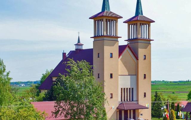 Kościół – Parafia Najświętszego Serca Pana Jezusa, Róża