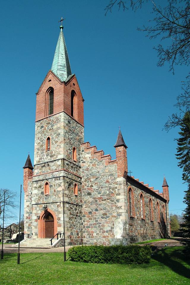 Kościół – Parafia Niepokalanego Poczęcia Najświętszej Maryi Panny, Gowidlino