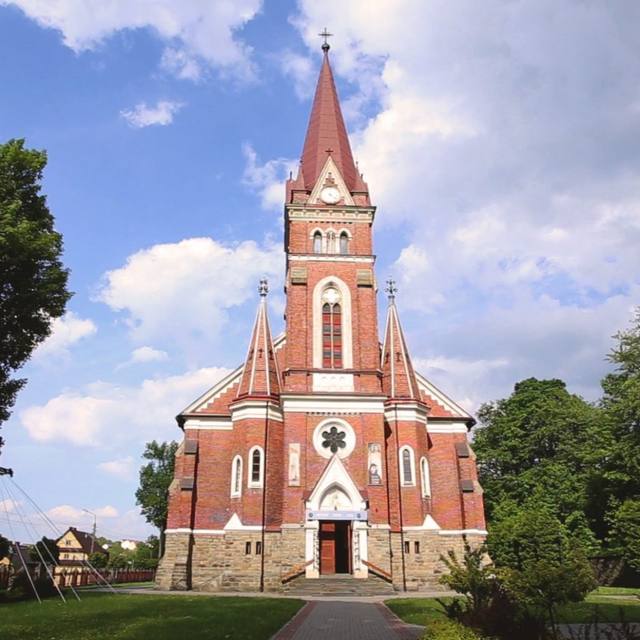 Kościół – Parafia Matki Bożej Nieustającej Pomocy, Krzeszów