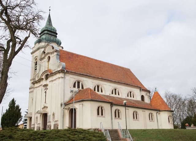 Kościół – Parafia Ścięcia św. Jana Chrzciciela, Piaski