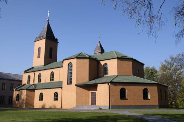 Kościół – Parafia Św. Urszuli Ledóchowskiej, Chylice