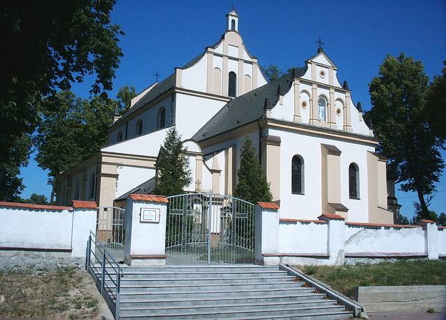 Kościół – Parafia Trójcy Przenajświętszej, Lipie