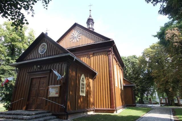 Kościół – Parafia Świętych Apostołów Piotra i Pawła, Moniatycze
