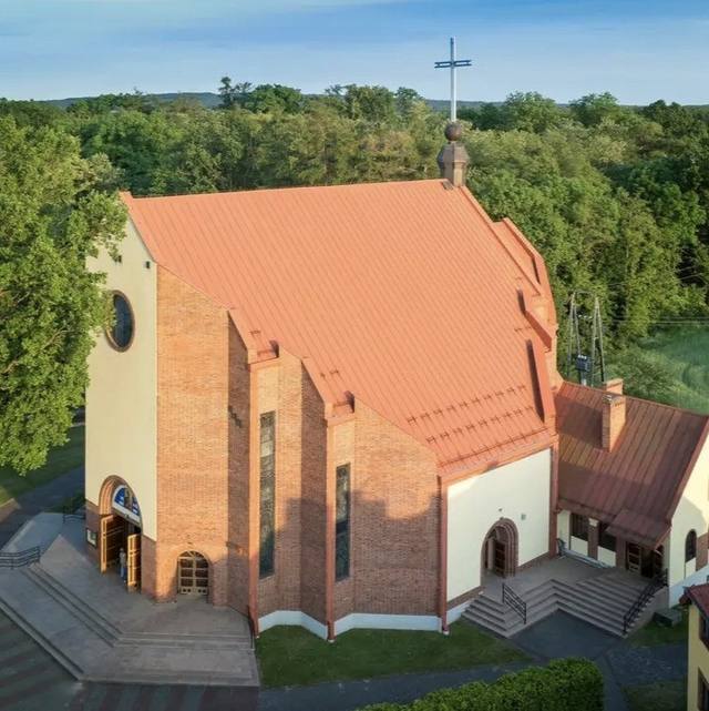 Kościół – Parafia Matki Bożej Nieustającej Pomocy, Brzeźno k. Konina