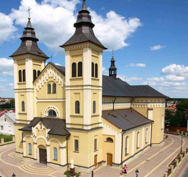 Kościół – Parafia Trójcy Przenajświętszej, Głogów Małopolski – Trójcy Przenajświętszej