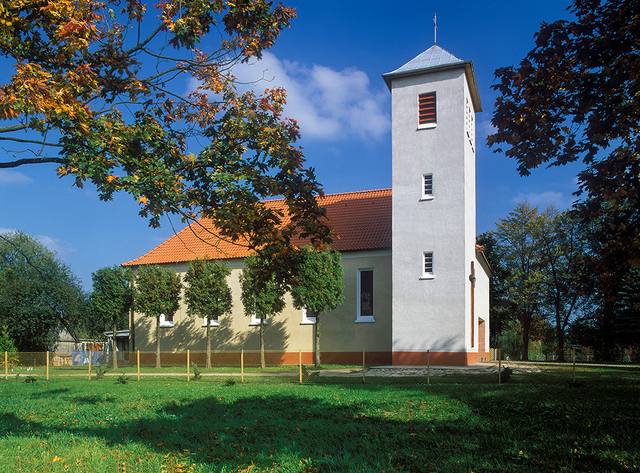 Kościół – Parafia Najświętszej Maryi Panny Różańcowej, Piecki