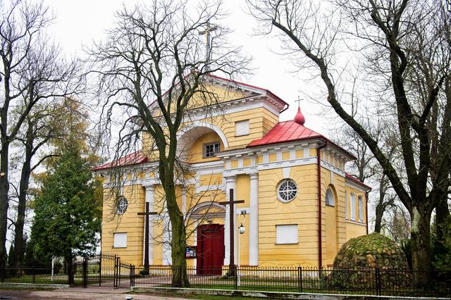 Kościół – Parafia Narodzenia NMP, Motwica