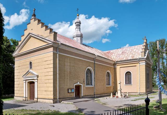 Kościół – Parafia Św. Michała Archanioła, Wiązownica
