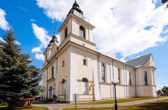 Kościół – Parafia Znalezienia Krzyża Świętego, Mały Płock
