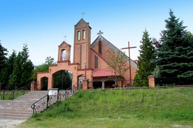 Kościół – Parafia Matki Bożej Królowej Polski, Łączany