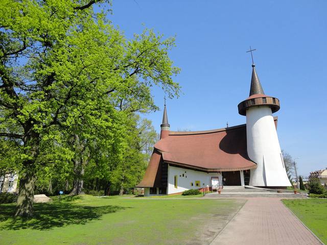 Kościół – Parafia Św. Kazimierza, Lucień