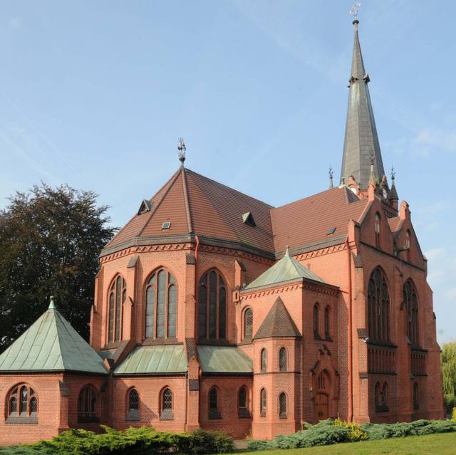 Kościół – Parafia Świętego Józefa Oblubieńca Najświętszej Maryi Panny, Olszyna