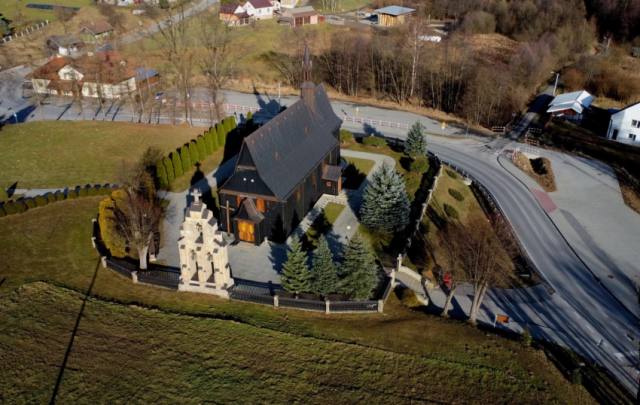 Kościół – Parafia Świętych Apostołów Szymona i Judy Tadeusza, Pogwizdów