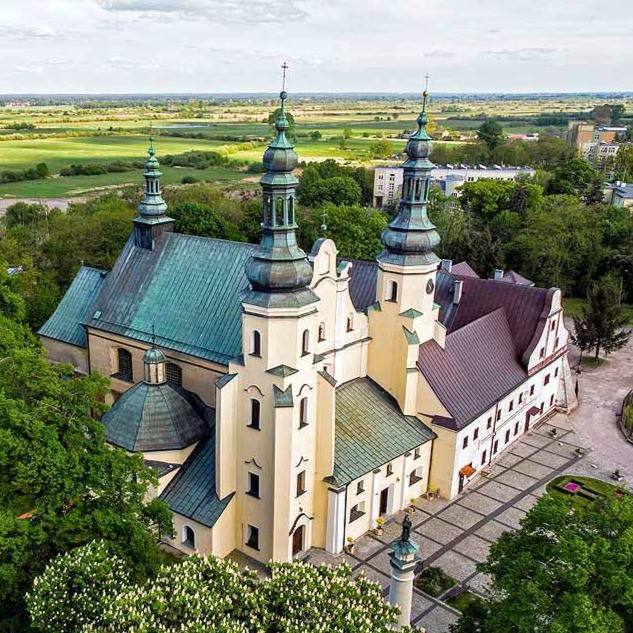 Kościół – Parafia Wniebowzięcia Najświętszej Maryi Panny, Warta