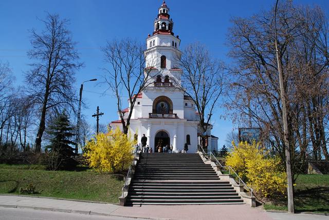 Kościół – Parafia MB Częstochowskiej i św. Kazimierza, Mońki