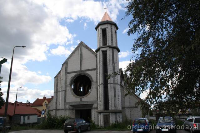Kościół – Parafia Świętego Ojca Pio, Ostróda