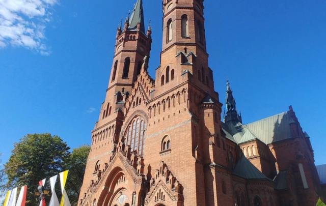 Kościół – Parafia Świętej Rodziny, Tarnów