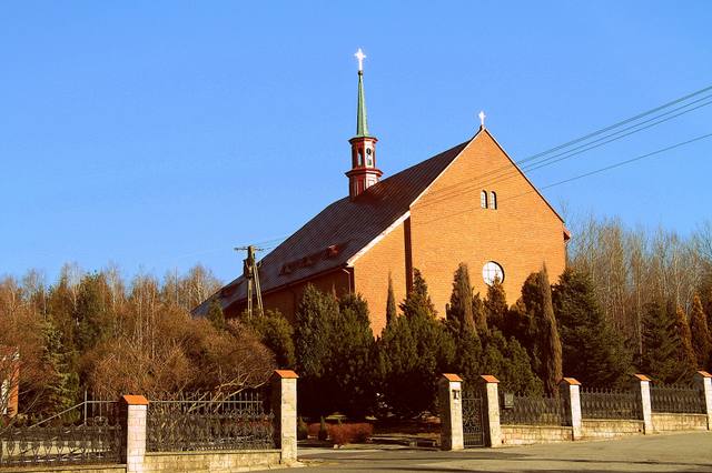 Kościół – Parafia Św. Barbary, Nieświń