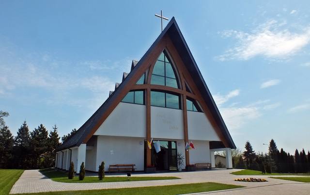 Kościół – Parafia Miłosierdzia Bożego, Kobylany