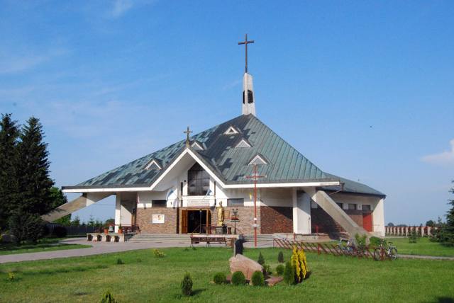 Kościół – Parafia Świętej Rodziny, Rokiciny Kolonia