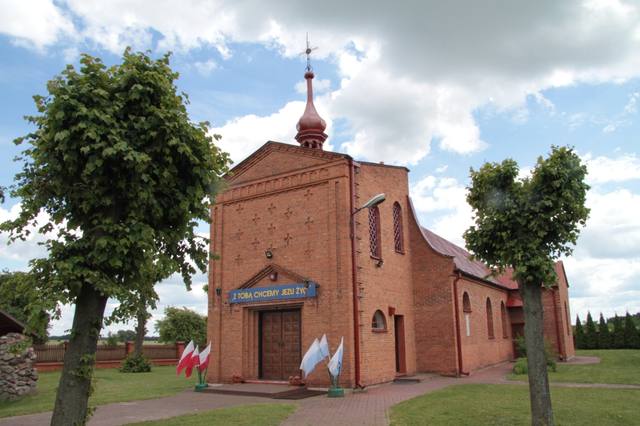 Kościół – Parafia Św. Jana Chrzciciela, Czerwona