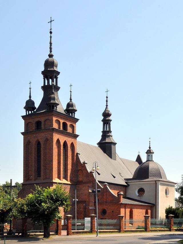 Kościół – Parafia Podwyższenia Krzyża Świętego, Zwoleń
