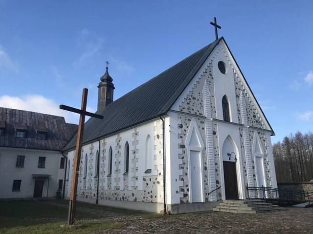Kościół – Parafia Św. Izydora, Smolany