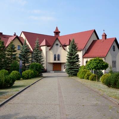 Kościół – Parafia Świętej Rodziny, Chrzanów
