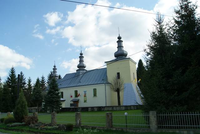 Kościół – Parafia Św. Michała Archanioła, Smerekowiec